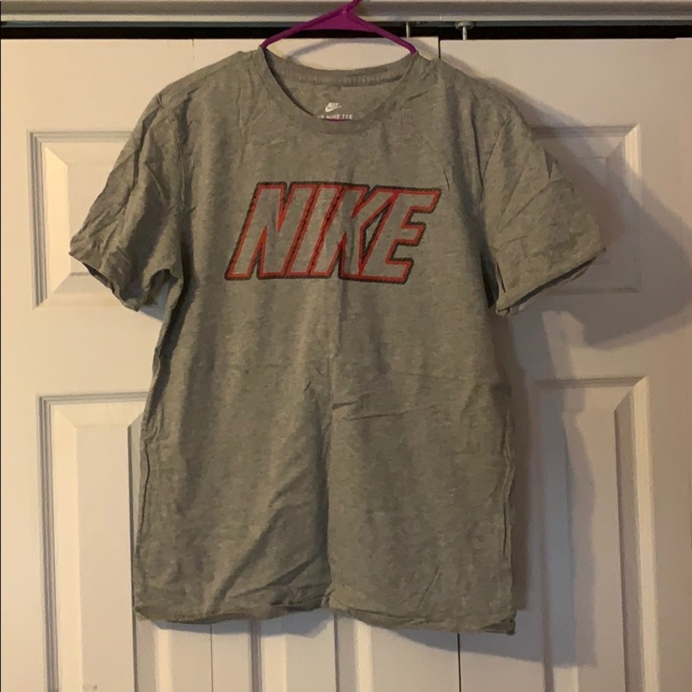 Men’s Nike tee